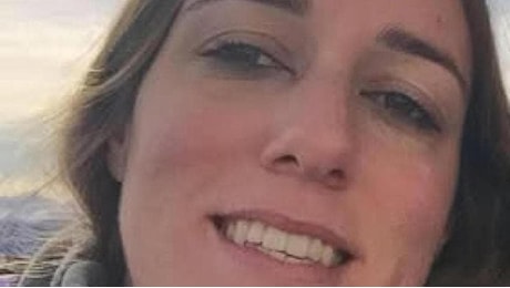 Uccisa con l'insulina, l'infermiera: «Il marito calciò la porta»