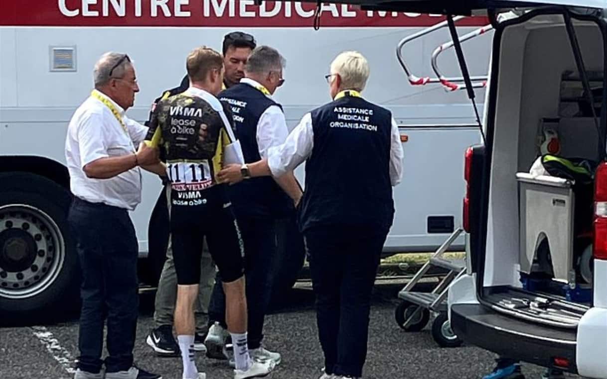 Tour de France 2026, Vingegaard cade e si ritira: frattura alla clavicola, Evenepoel vince la tappa