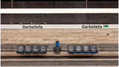 Metro B Garbatella, uomo muore travolto da un treno: indagini sulla tragedia a Roma