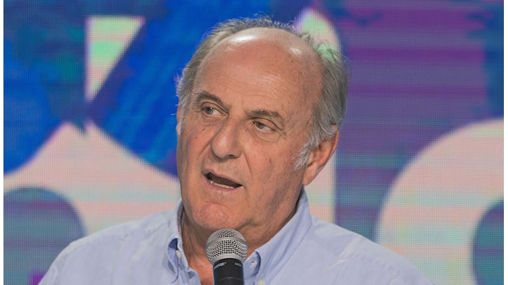 La Ruota della Fortuna, Gerry Scotti e la gaffe su I Cesaroni: “Dopo di noi tutti a letto!” - DiLei
