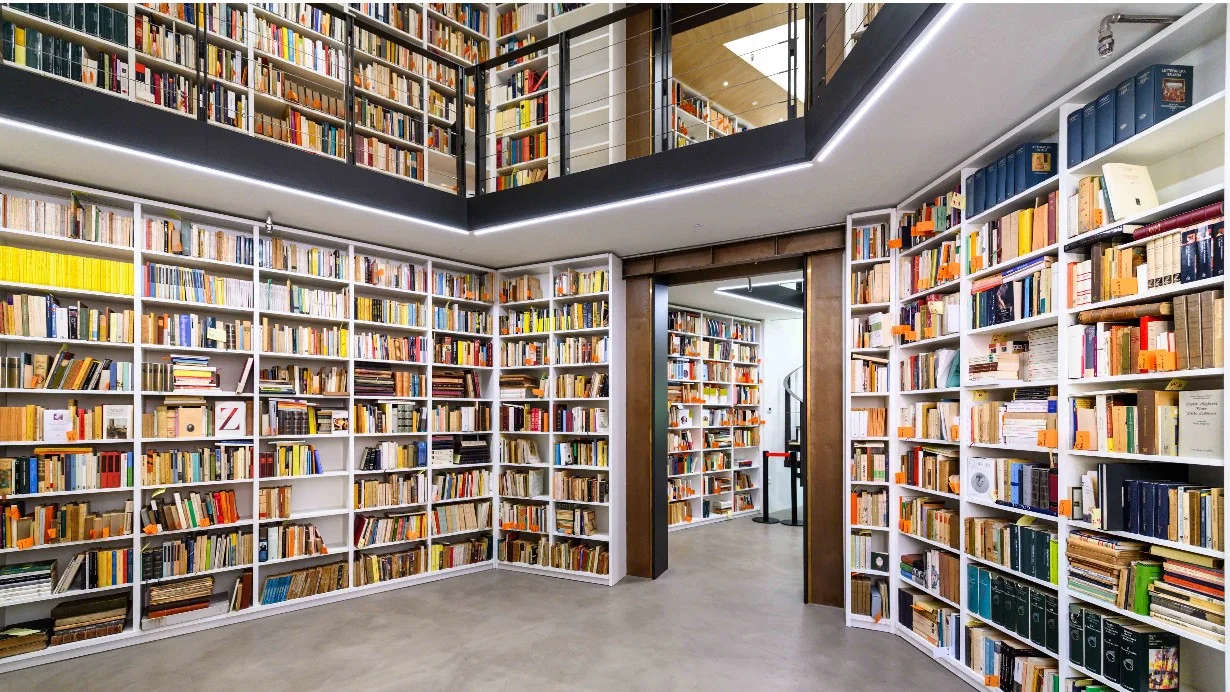 A Bologna apre la Biblioteca Umberto Eco, con oltre 32mila volumi dalla sua casa-studio
