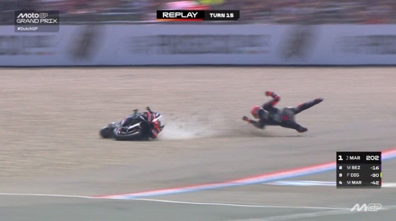 MotoGp, la brutta caduta di Bezzecchi sul circuito di Assen