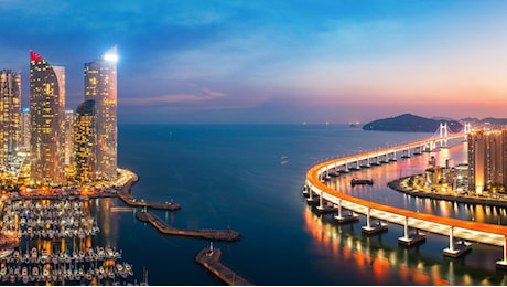 Borse asiatiche in recupero, Tokyo e Hong Kong 0,7%. Petrolio oltre 85 dollari