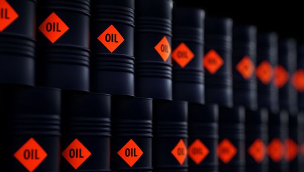 Petrolio, Brent sotto i 72 dollari al barile ai minimi da febbraio