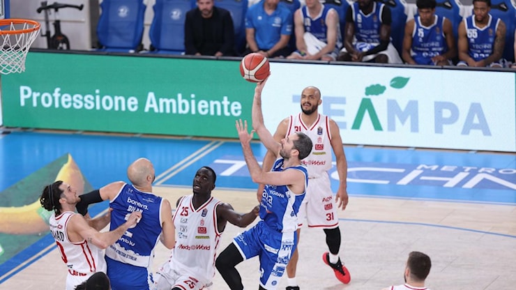 Semifinale scudetto: super Della Valle, Brescia va sull'1-1 con Milano - La Gazzetta dello Sport