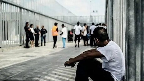 Migranti, anche la Grecia vuole aprire un centro per i rimpatri in Africa nel 2027