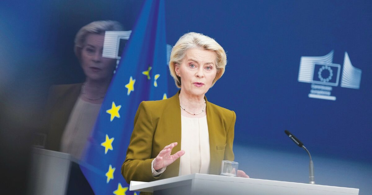 Caldo estremo, la Commissione Ue spegne l'aria condizionata negli uffici (ma a von der Leyen): È feudalesimo
