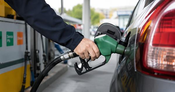 Prezzi dei carburanti alle stelle, in Piemonte il diesel supera i 2,70 euro al litro