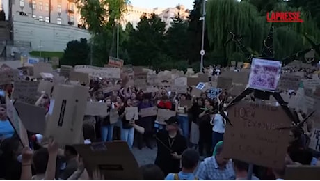 Ucraina, migliaia di persone in piazza a Kiev contro il rimpasto di governo di Zelensky