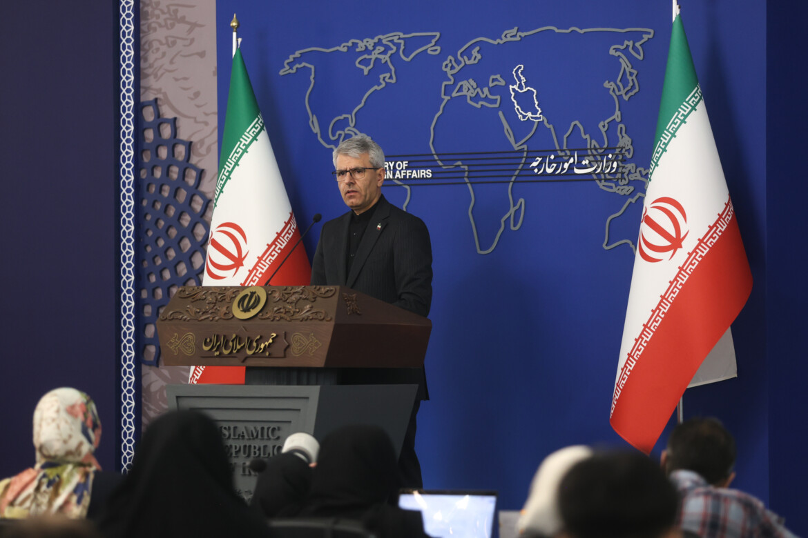 L'Iran sospende i negoziati con gli Usa per le mosse di Israele in Libano. Trump: Non mi interessa