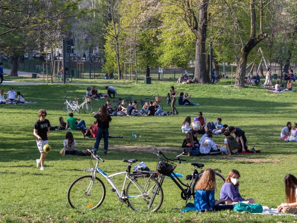 Previsioni meteo venerdì 17 luglio, a Milano e in Lombardia sole e caldo. Temporali su Alpi e Prealpi. Nel weekend tempo più instabile