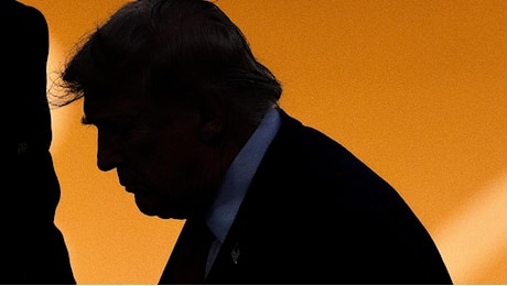 Trump pronto a nuove tariffe su decine di Paesi, scadenza imminente per i dazi al 10%