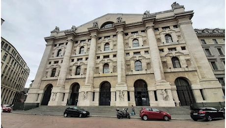 Borsa oggi 1° luglio: Milano chiude in calo, sprint di Nexi dopo una seduta volatile