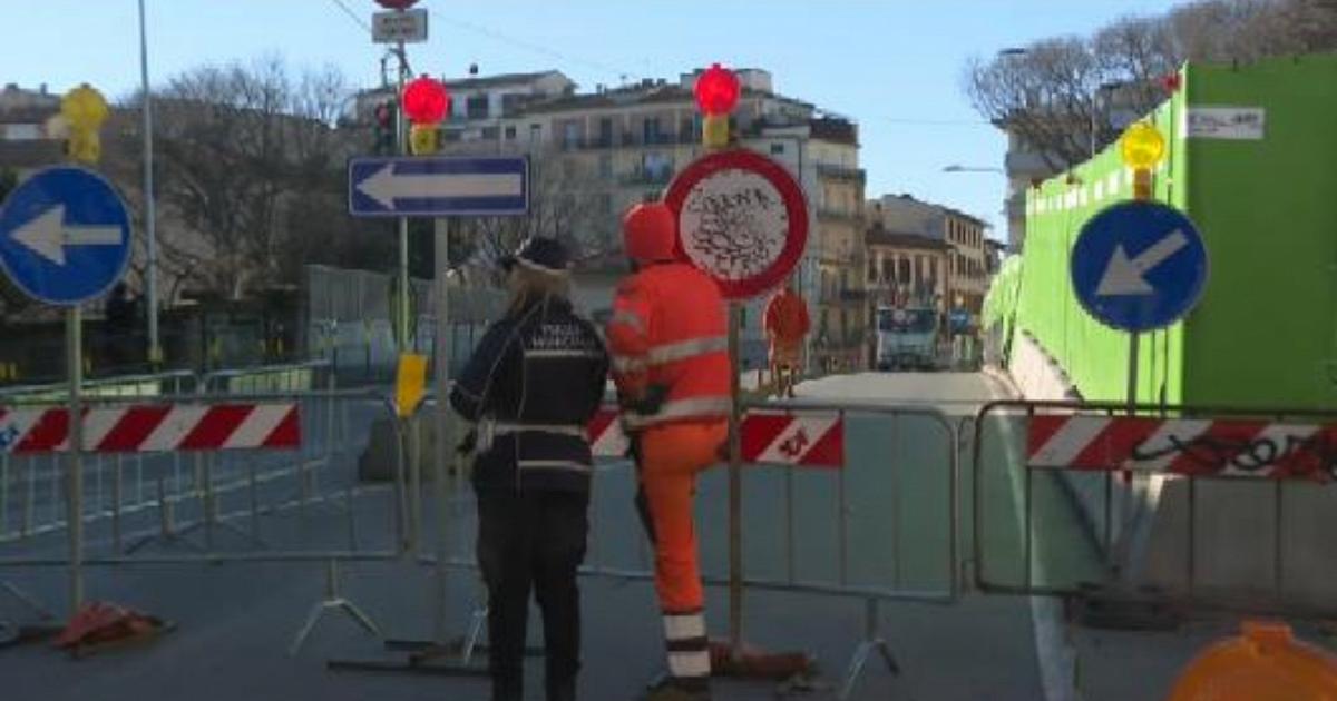 Lavori al Ponte al Pino, dalle 23 Italia divisa a metà