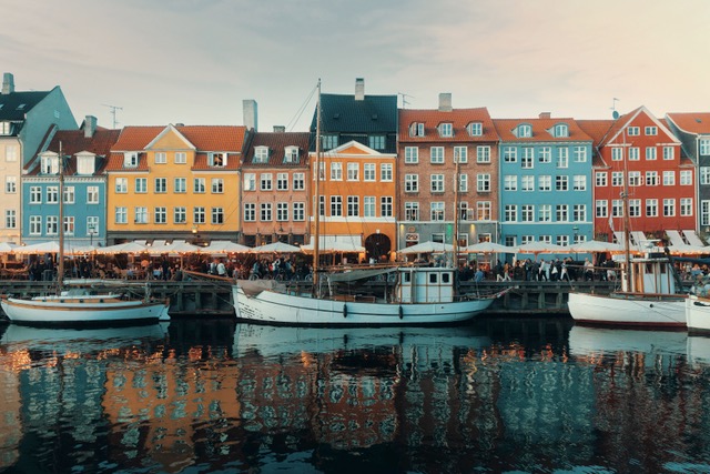 La classifica delle città dove si vive meglio al mondo secondo l’Economist: Copenaghen si conferma al primo posto, l’Italia fuori dalla top 10