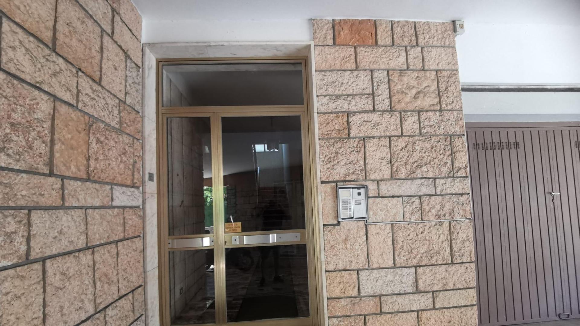 Sanremo, donna uccisa trovata morta in casa. Sospetti sul figlio