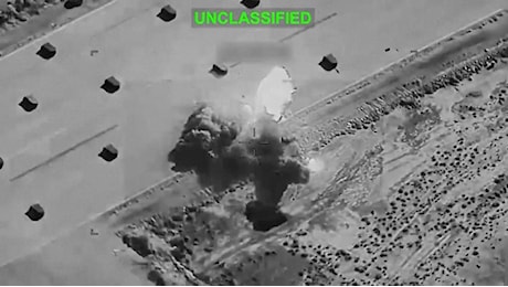 Nuovi raid Usa contro l’Iran, Teheran risponde colpendo basi in Kuwait e Bahrein